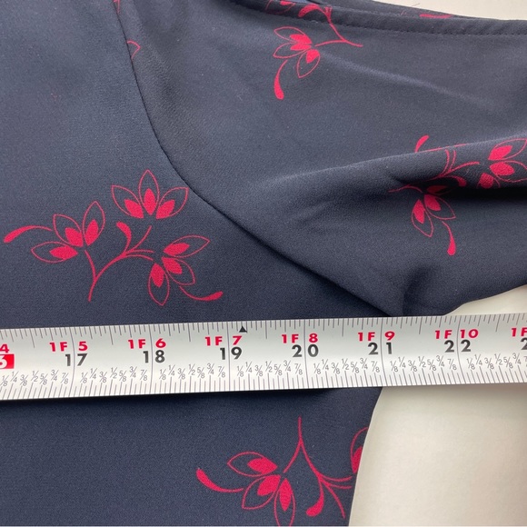 LOFT Women's Size Large Cold Shoulder Blue Floral Long Sleeve V-Neck Blouse - Picture 12 of 14